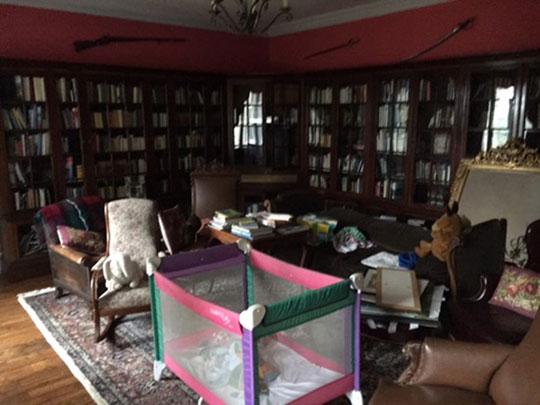 Picture showing Bill's library