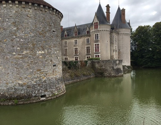 Picture of a castle in the French countryside